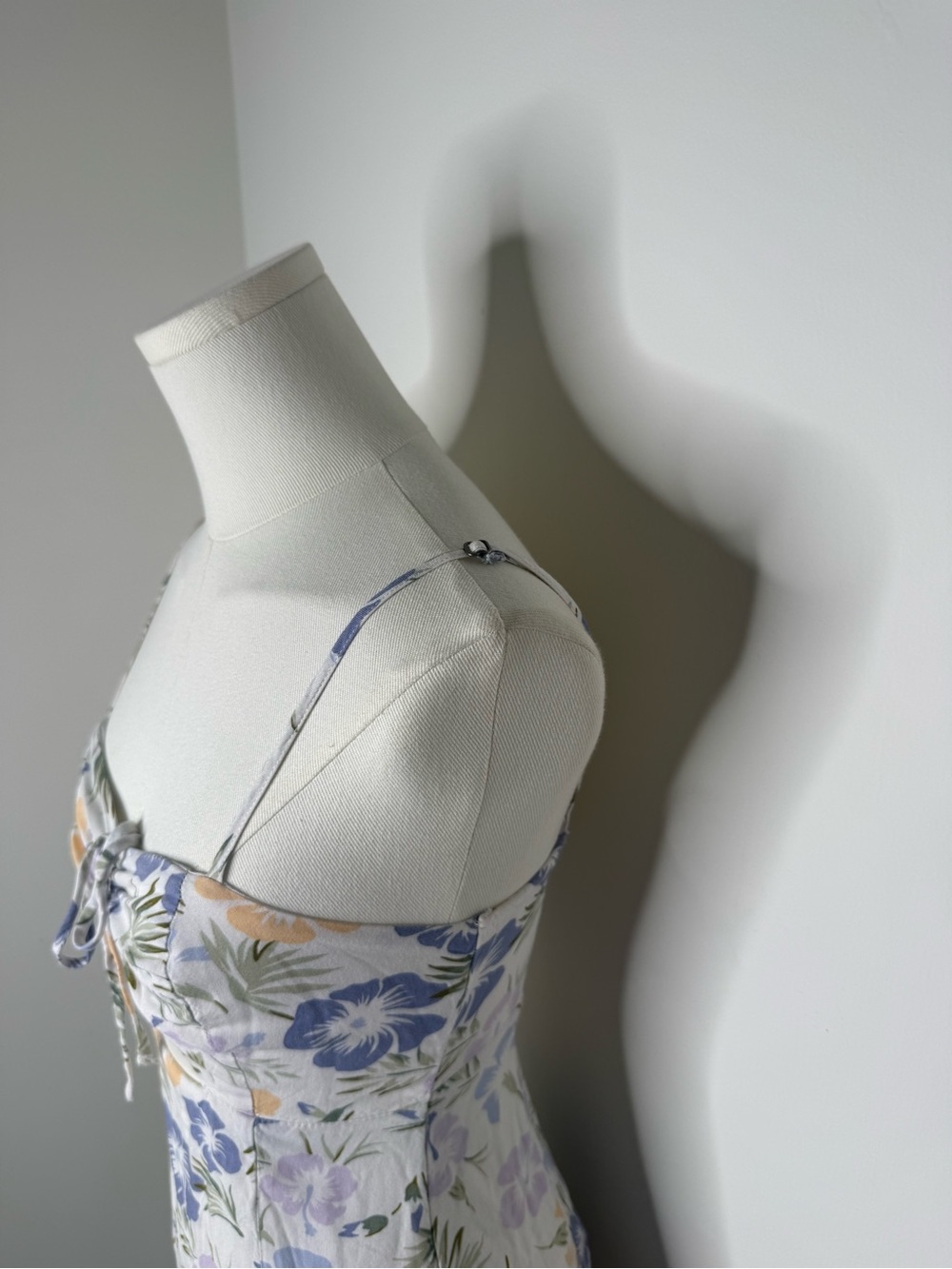 Abercrombie & Fitch White Floral Tie-Front Mini Dress - Picture 6 of 10
